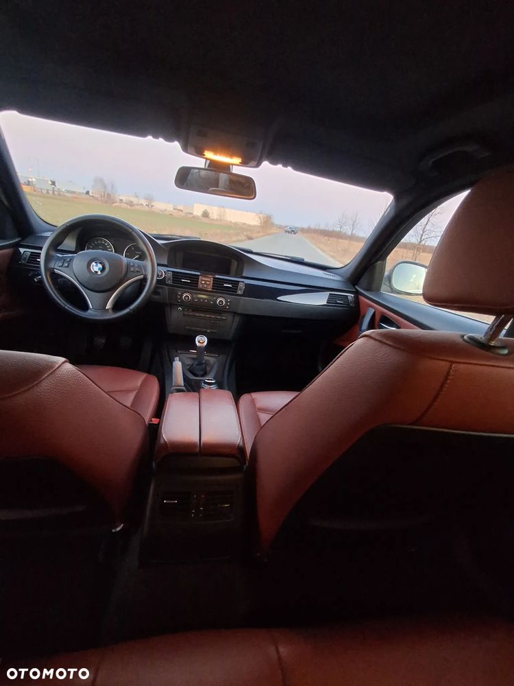 BMW Seria 3 318d DPF Edition Exclusive - 11