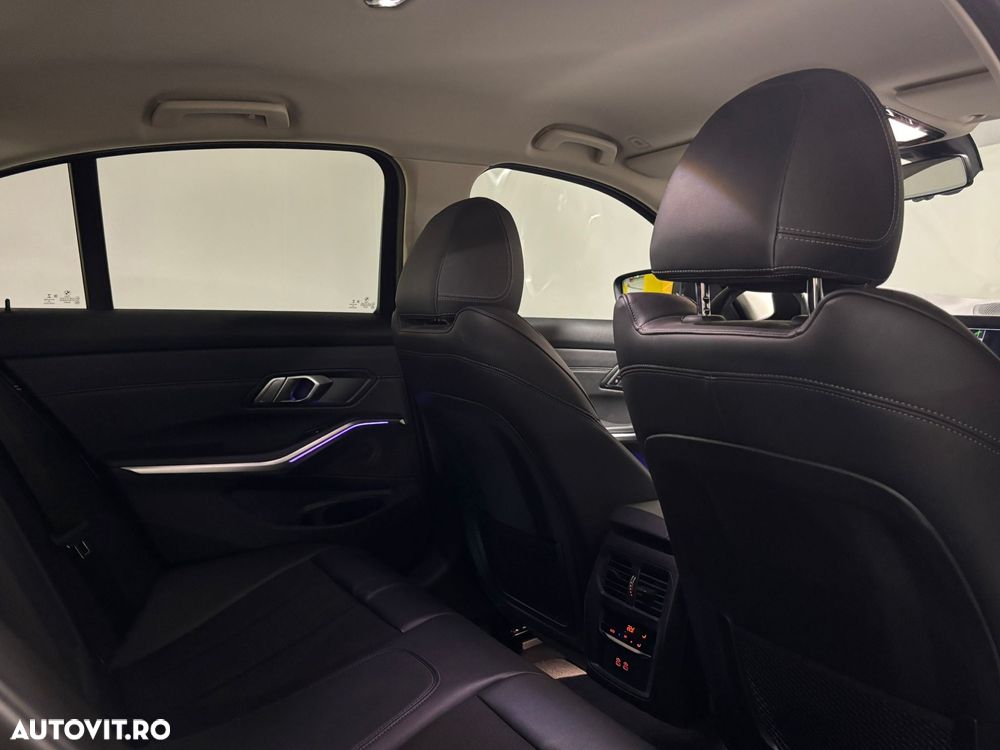 BMW Seria 3 320i xDrive AT - 12