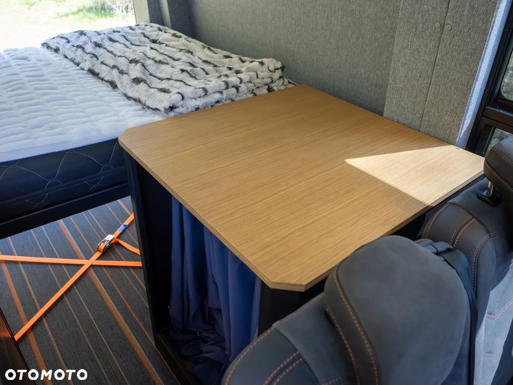 Mercedes-Benz Sprinter 907.235 - 33