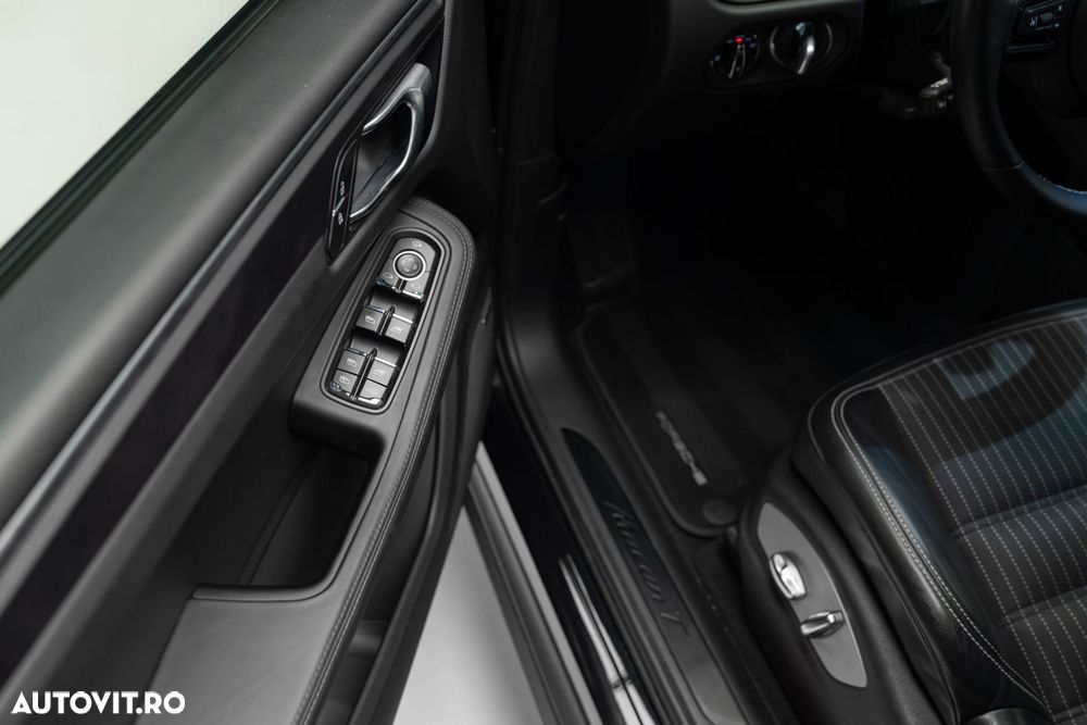 Porsche Macan - 13