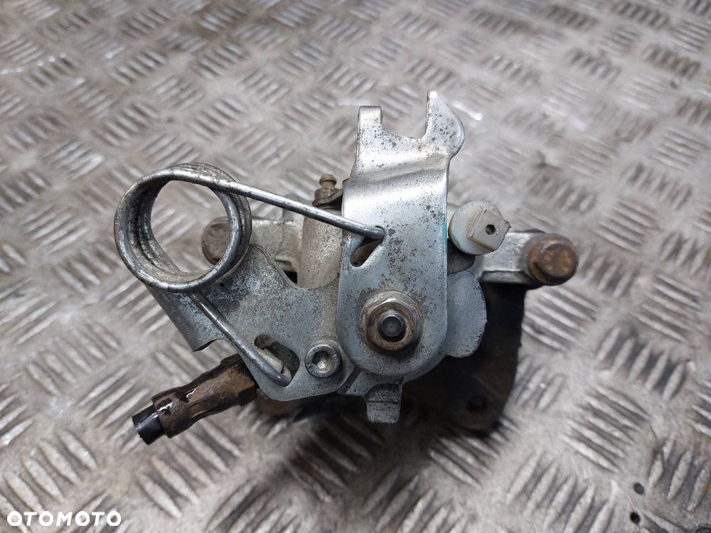 ZACISK HAMULCOWY PRAWY TYŁ AUDI A4 B5 - 2