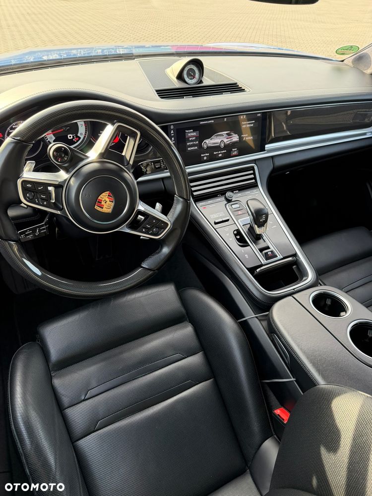 Porsche Panamera - 12