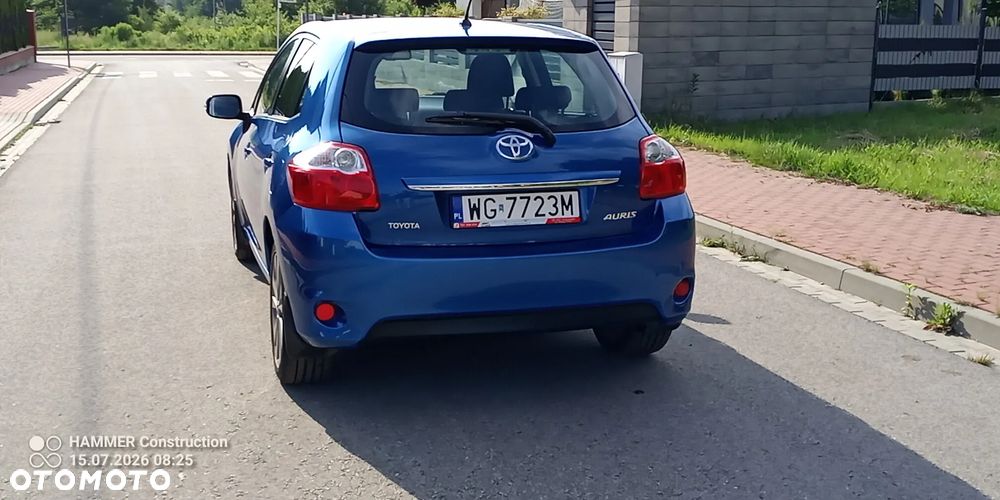 Toyota Auris 1.8 Premium - 8