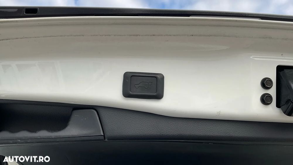 Toyota RAV4 2.5 4x4 Hybrid Lounge - 22