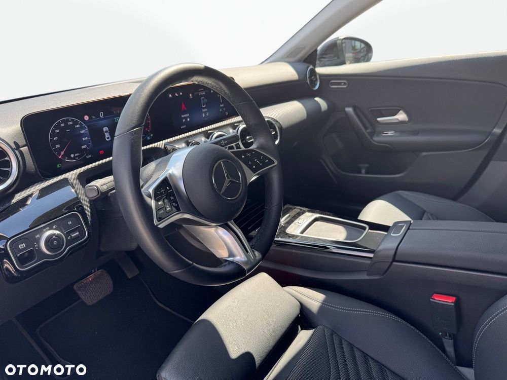 Mercedes-Benz CLA - 11