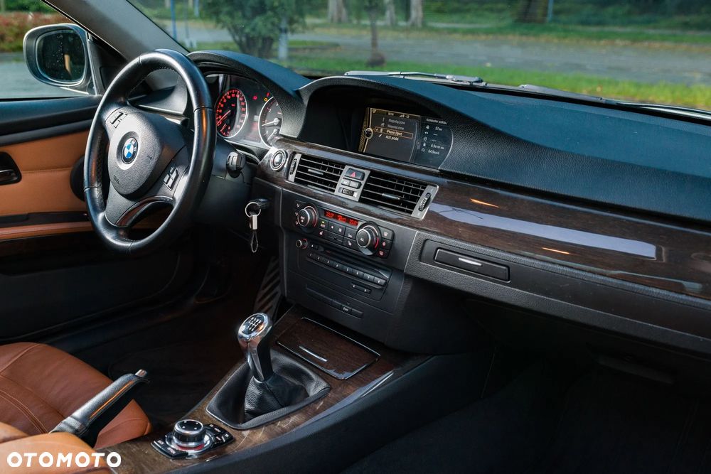 BMW Seria 3 320i - 9