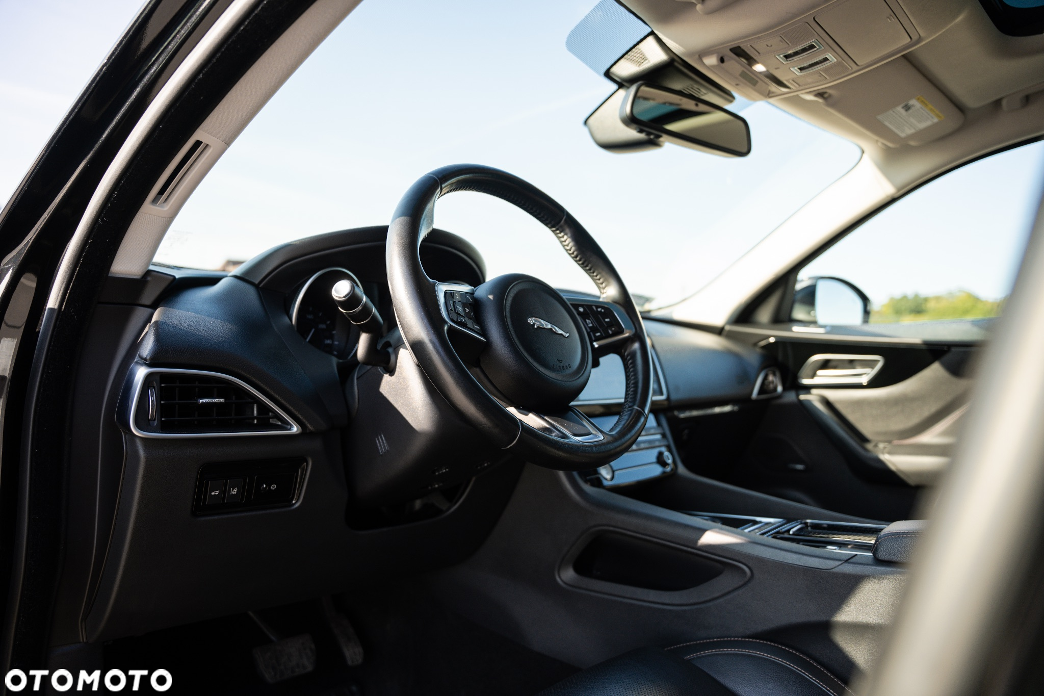 Jaguar F-Pace 2.0 i4P AWD 300 Sport - 31