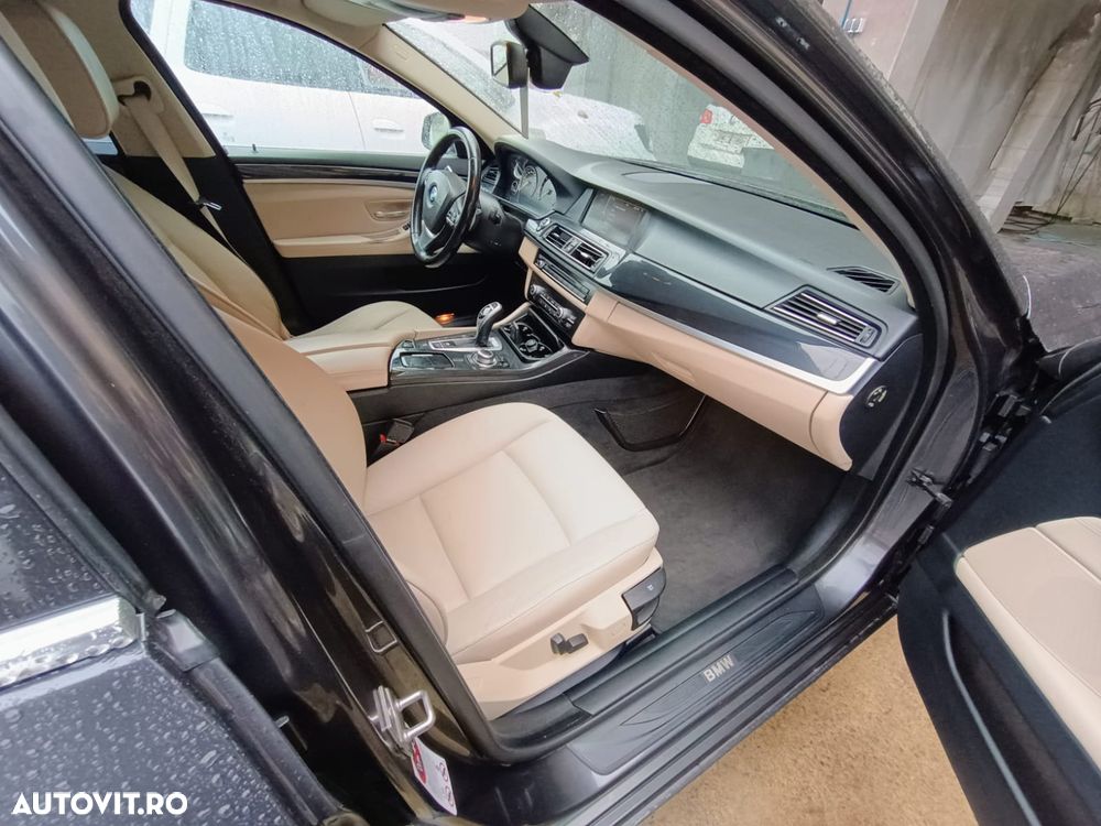 BMW Seria 5 525d Touring Sport-Aut. Luxury Line - 21