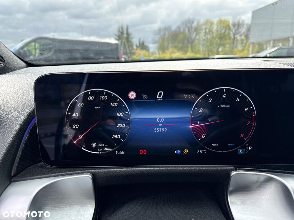 Mercedes-Benz GLB - 14