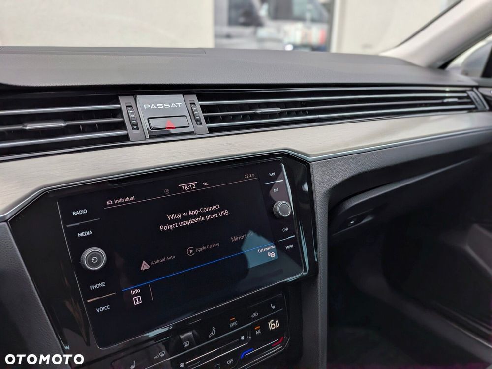 Volkswagen Passat 2.0 TDI Elegance DSG - 26