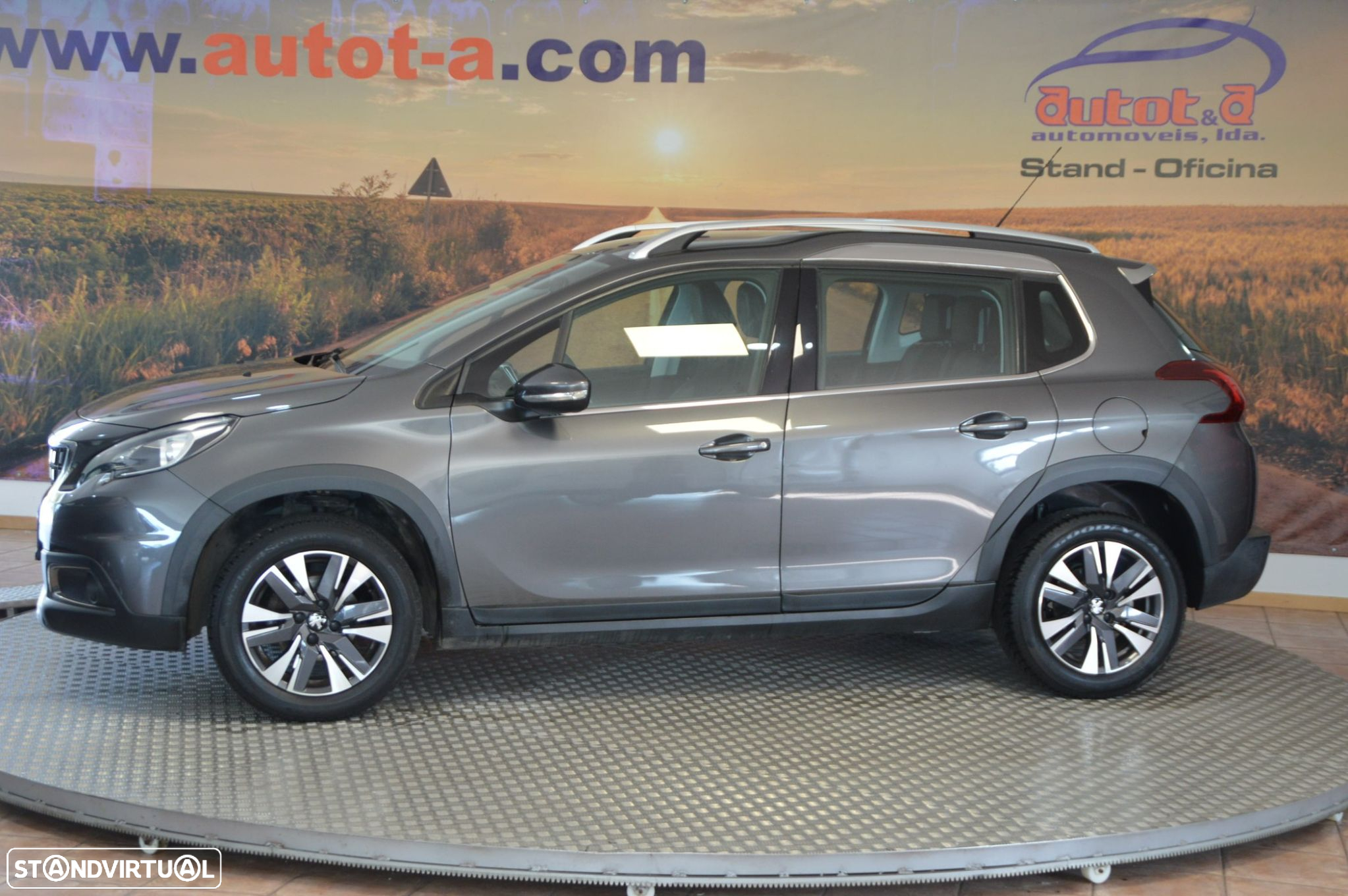 Peugeot 2008 1.2 PureTech Allure - 2