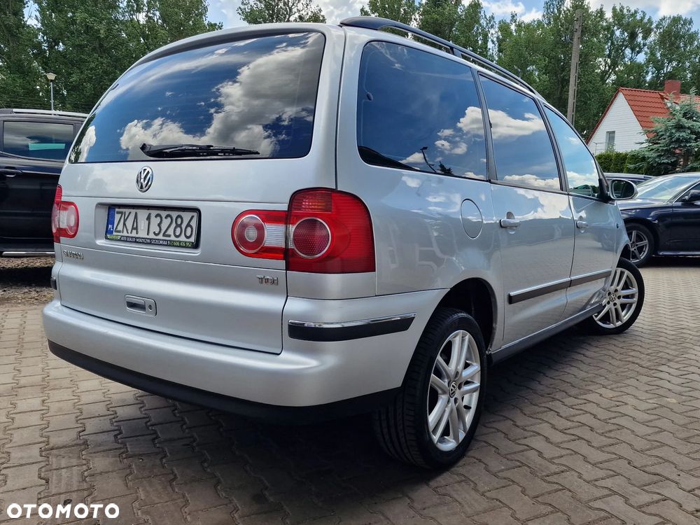 Volkswagen Sharan 1.9 TDI Comfortline Family - 4