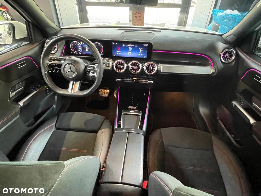 Mercedes-Benz GLB 200 4-Matic AMG Line 8G-DCT - 8