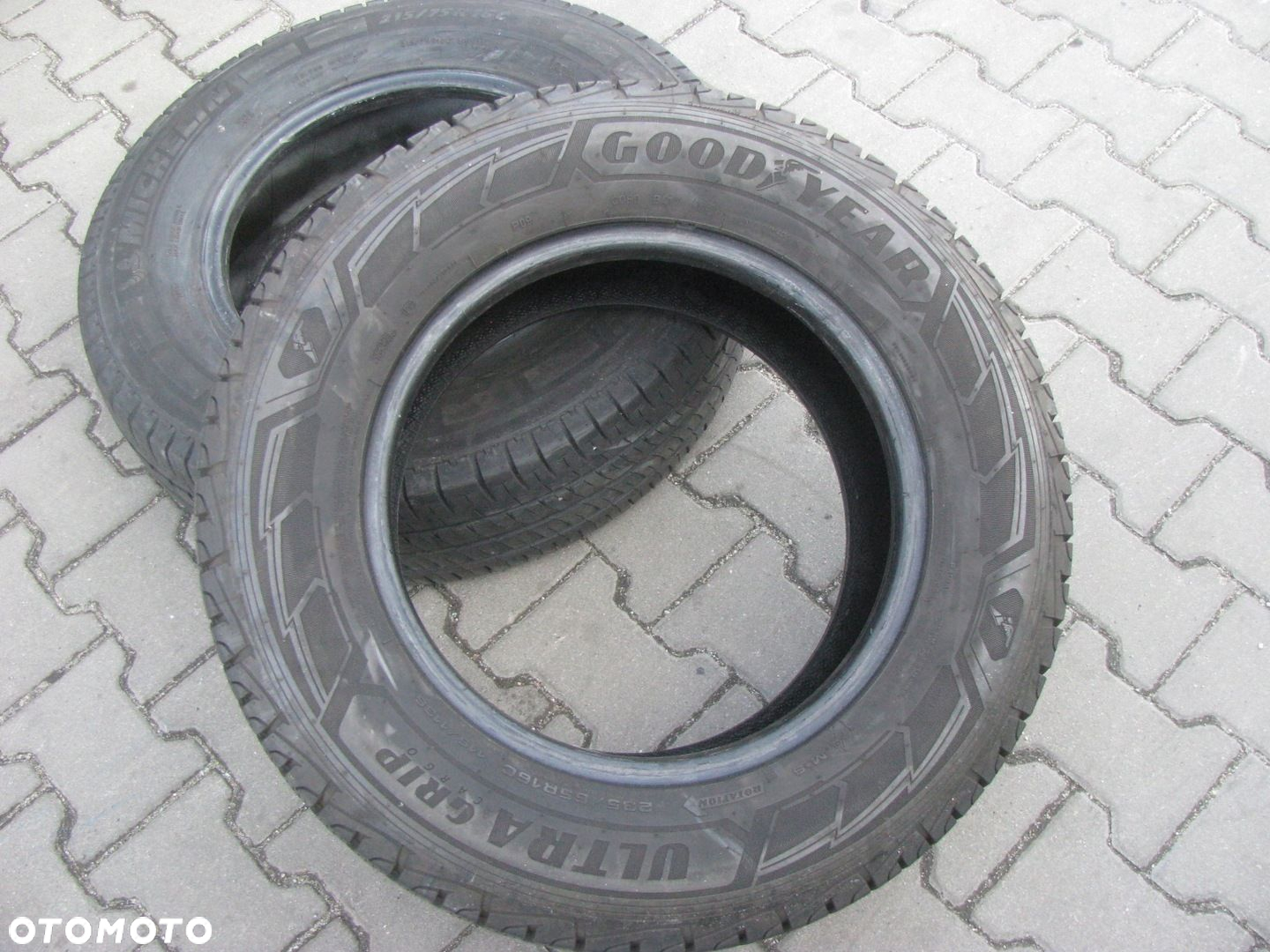 GOODYEAR ULTRA GRIP CARGO 235/65R16C 8mm 1 SZT. ZIMOWA - 2