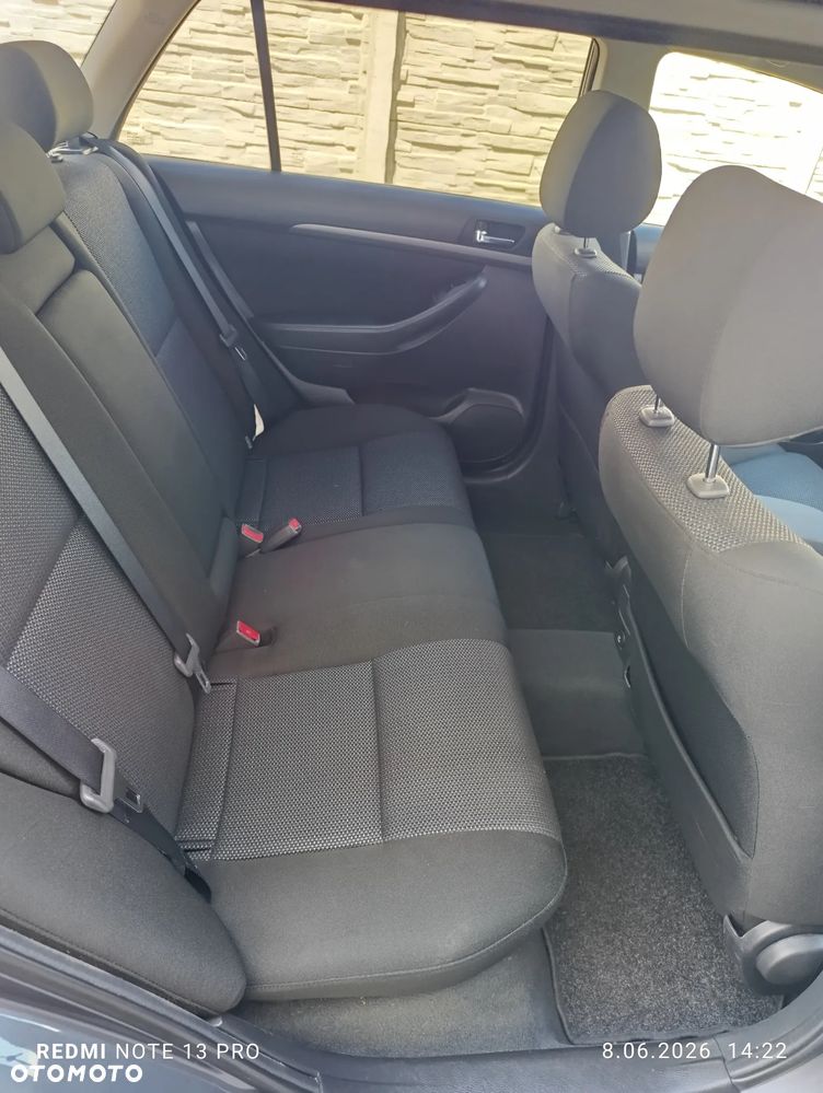 Toyota Avensis 1.8 VVT-i Combi - 14