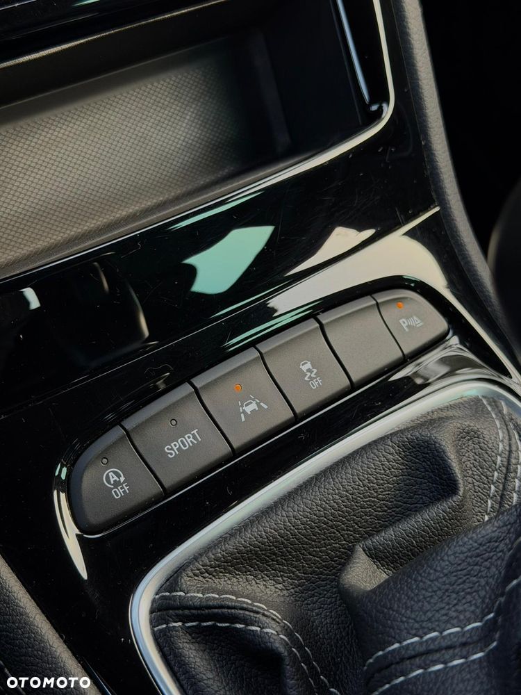 Opel Astra 1.4 T Elite S&S - 32