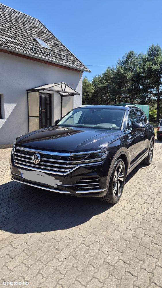 Volkswagen Touareg - 1