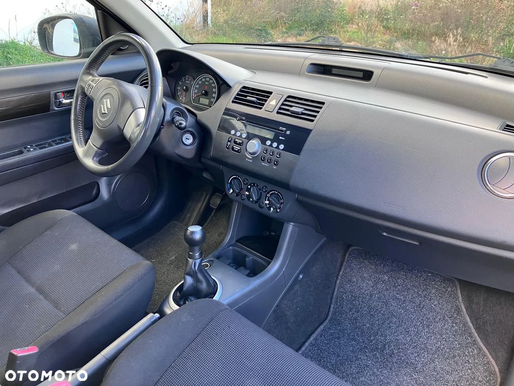 Suzuki Swift - 4