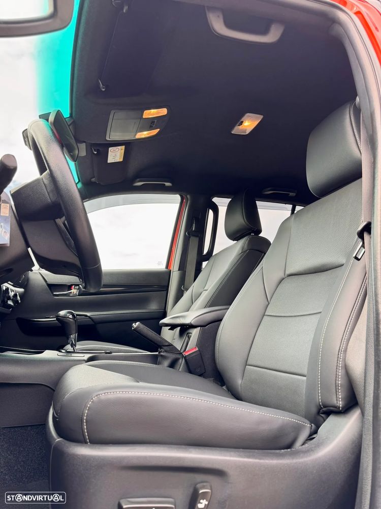 Toyota Hilux 2.4 D-4D 4WD Premium Edition - 7
