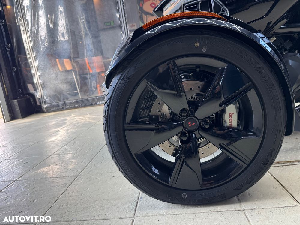 Can-Am Spyder - 8