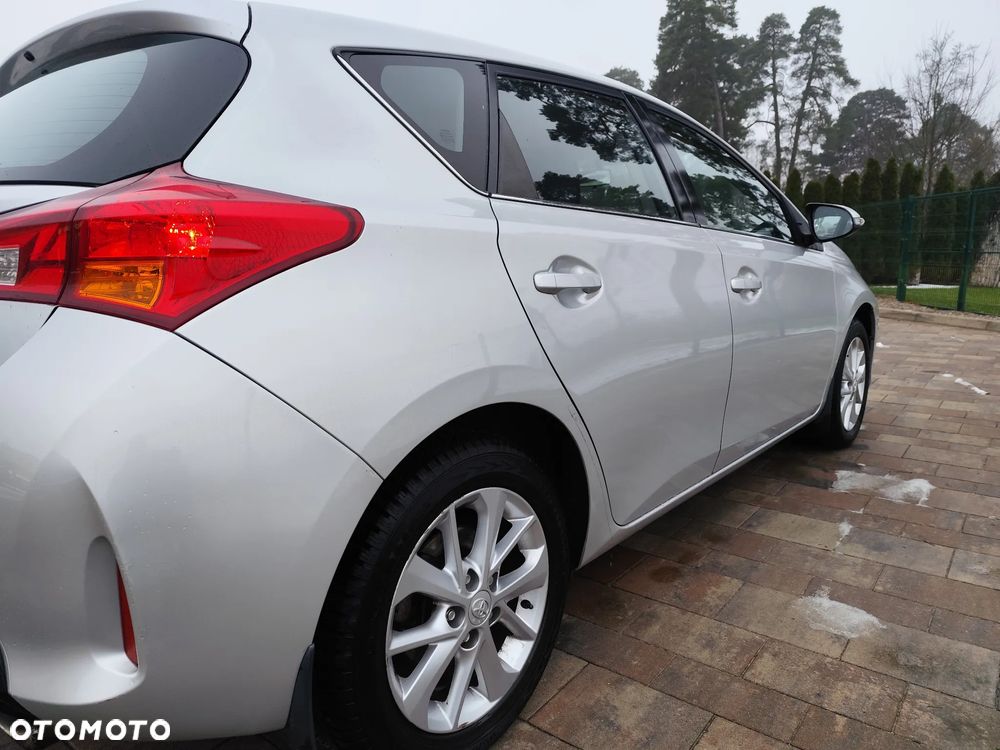 Toyota Auris 1.6 Premium Comfort - 11