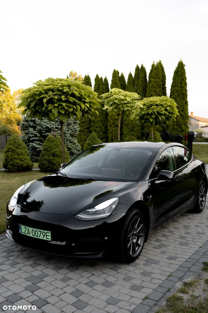 Tesla Model 3 - 8