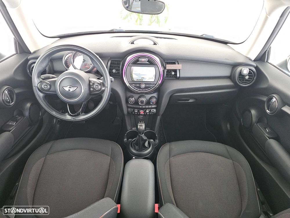 MINI 3 Portas One - 18