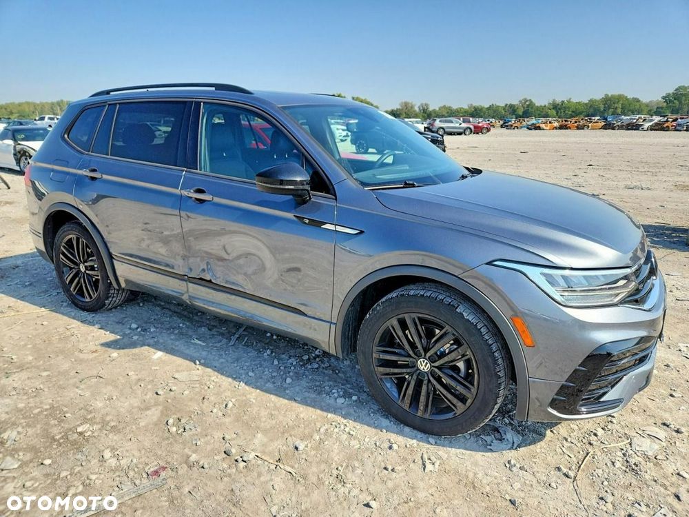 Volkswagen Tiguan - 1