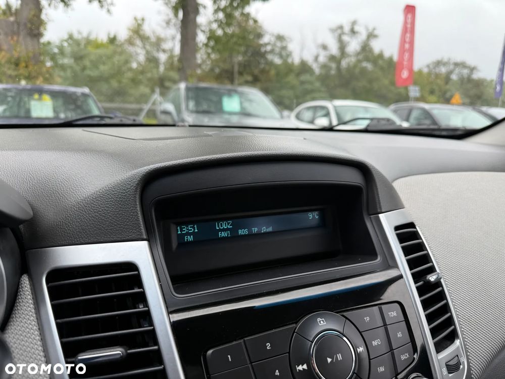 Chevrolet Cruze 1.6 LS - 35