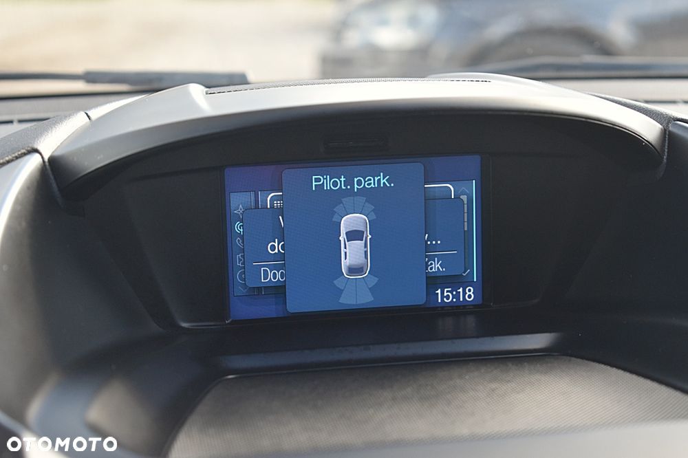 Ford Kuga 2.0 TDCi 2x4 Titanium - 35