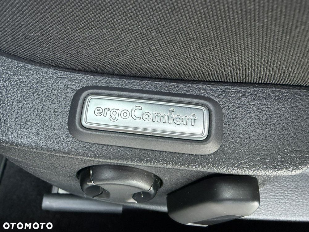 Volkswagen Passat - 19