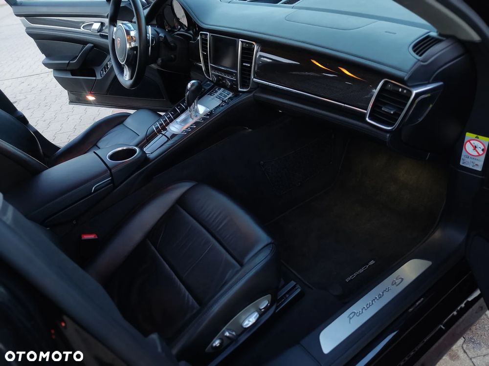 Porsche Panamera 4S PDK - 18