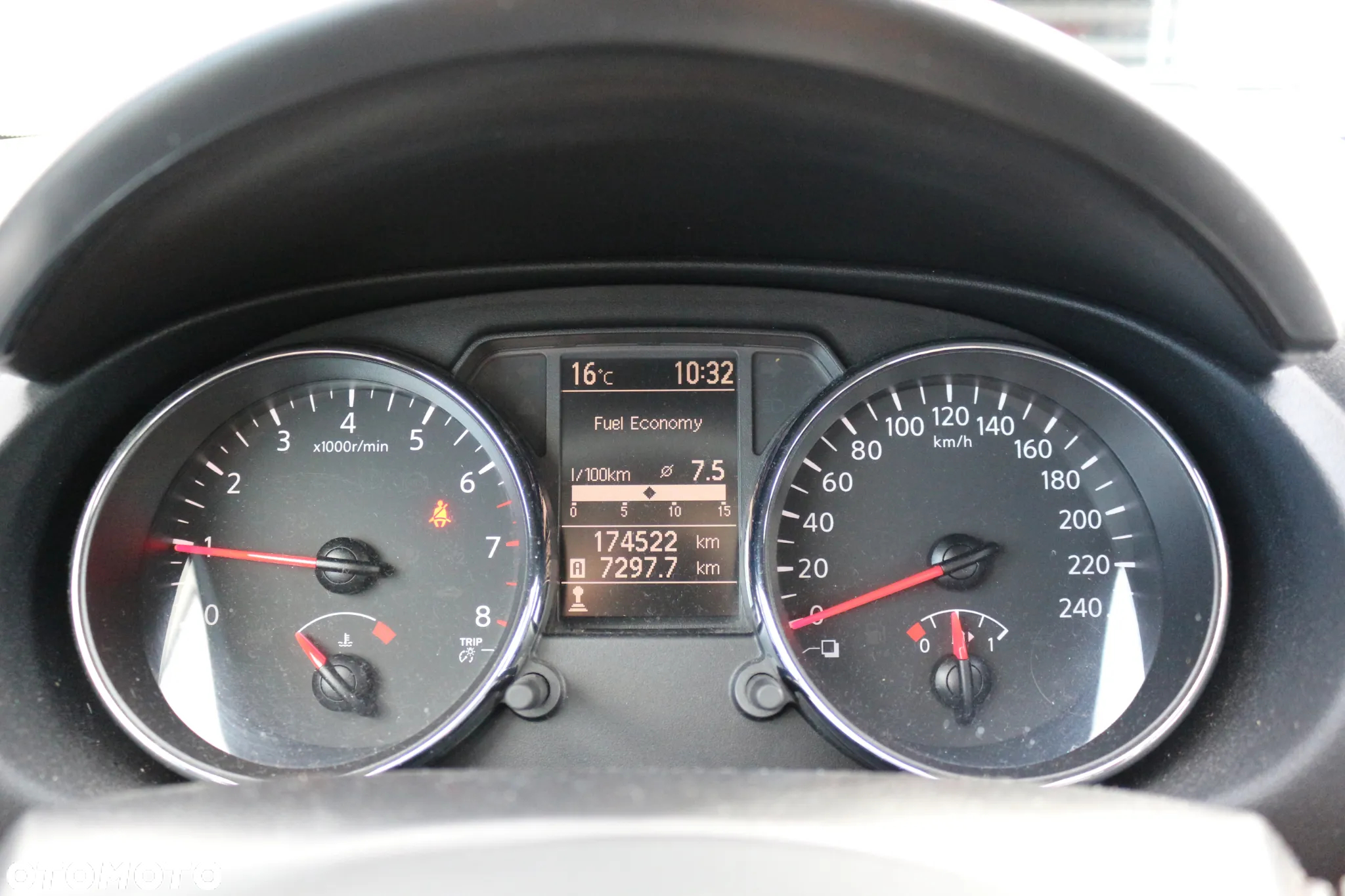 Nissan Qashqai 1.6 Acenta - 11