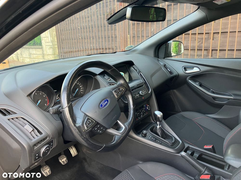 Ford Focus 1.5 EcoBoost ST-Line - 10