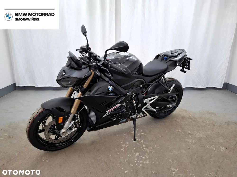 BMW S - 4
