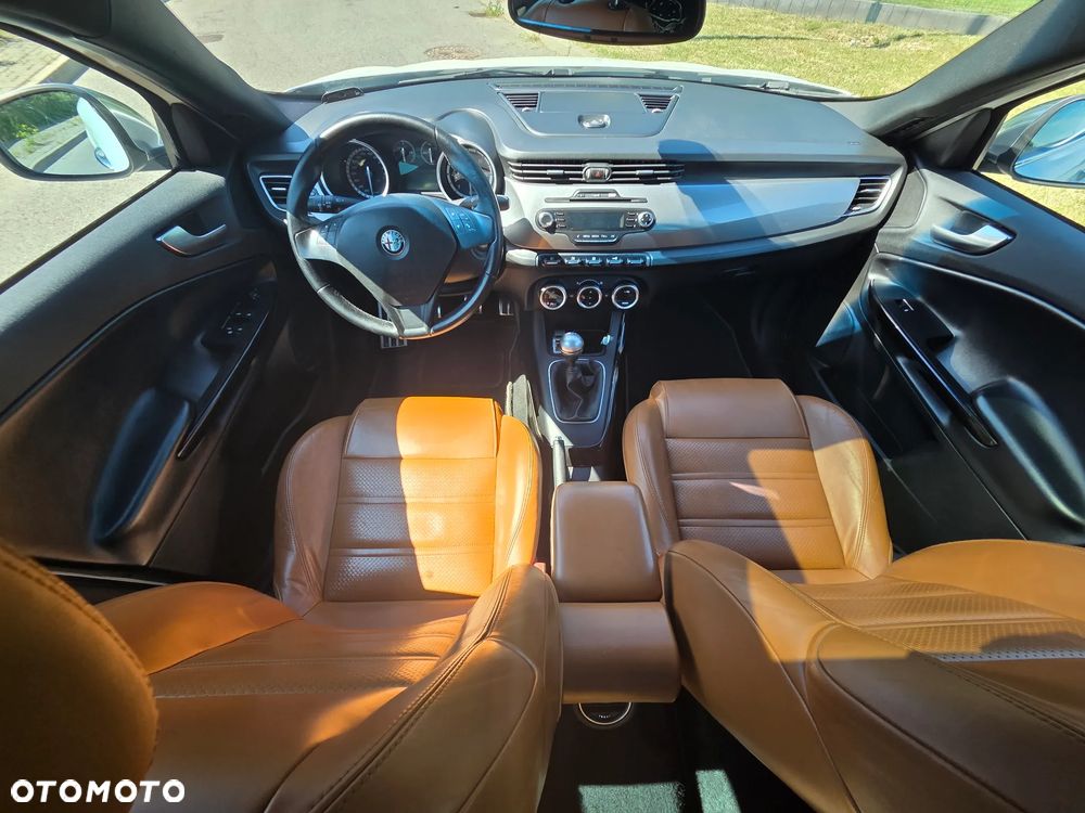 Alfa Romeo Giulietta 1.6 JTDM Distinctive - 17