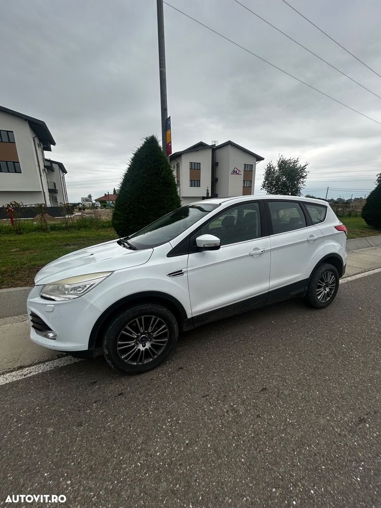 Ford Kuga 2.0 TDCi Powershift 4WD Titanium - 4