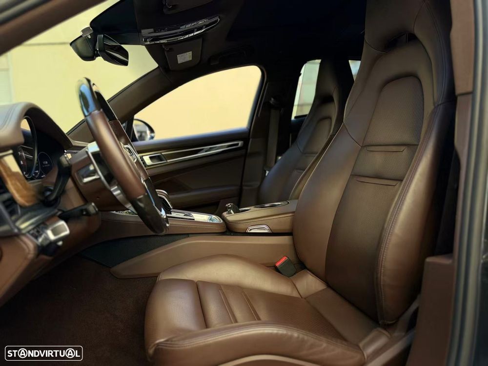 Porsche Panamera 4 E-Hybrid Platinum Edition - 10