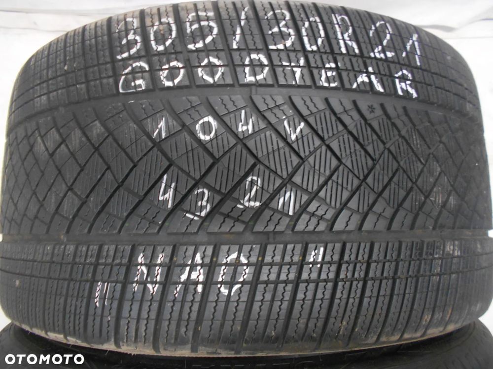 OPONY 305/30R21 GOODYEAR ULTRAGRIP PERFORMANCE NAO DOT 4321 6.4MM - 2