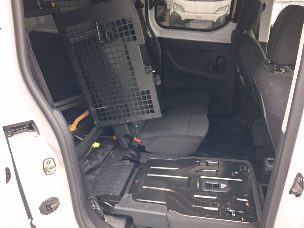 Toyota Proace City - 13