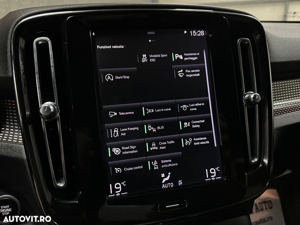 Volvo XC 40 D3 AWD R-Design - 13