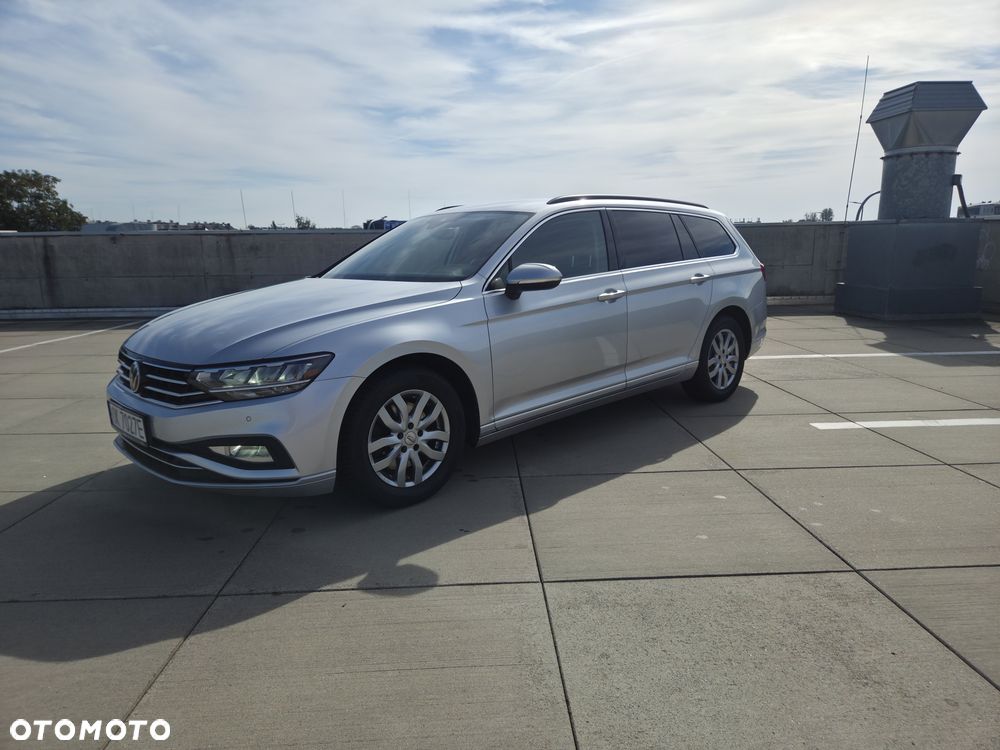 Volkswagen Passat 2.0 TDI SCR DSG Business - 9