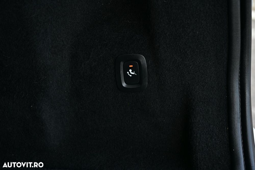 Volvo XC 60 D4 AWD Geartronic Momentum - 36