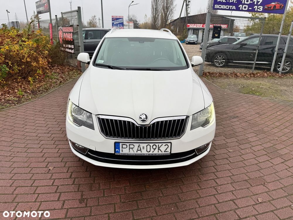 Skoda Superb 2.0 TDI DSG Exclusive - 2
