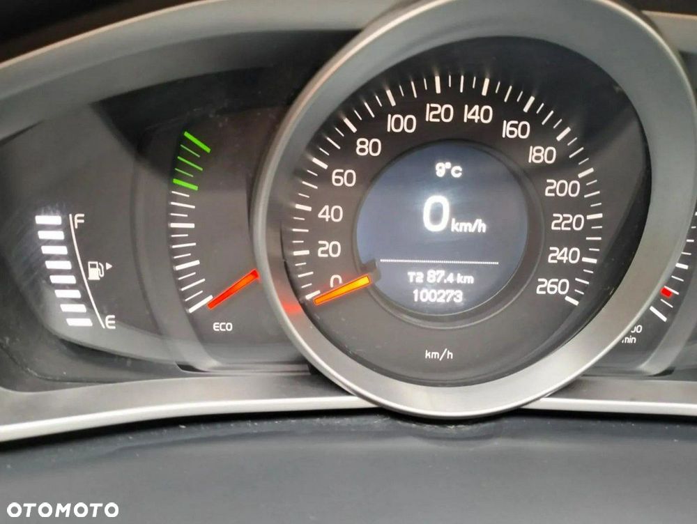 Volvo V40 D2 Momentum - 13