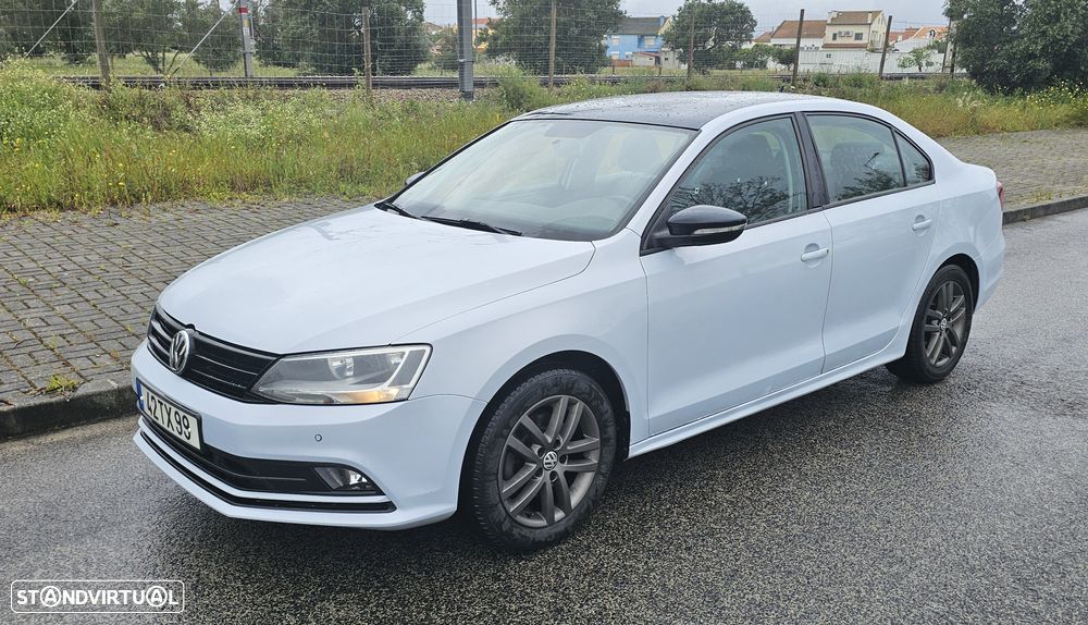 VW Jetta 2.0 TDI Confortline - 2