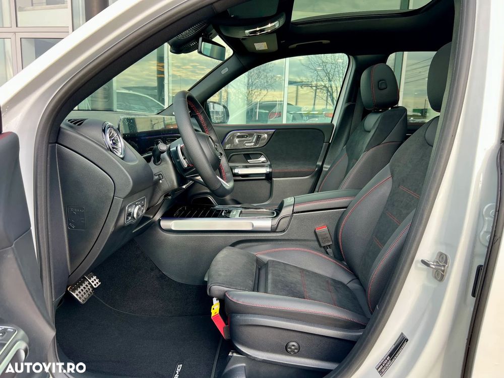 Mercedes-Benz GLB - 12