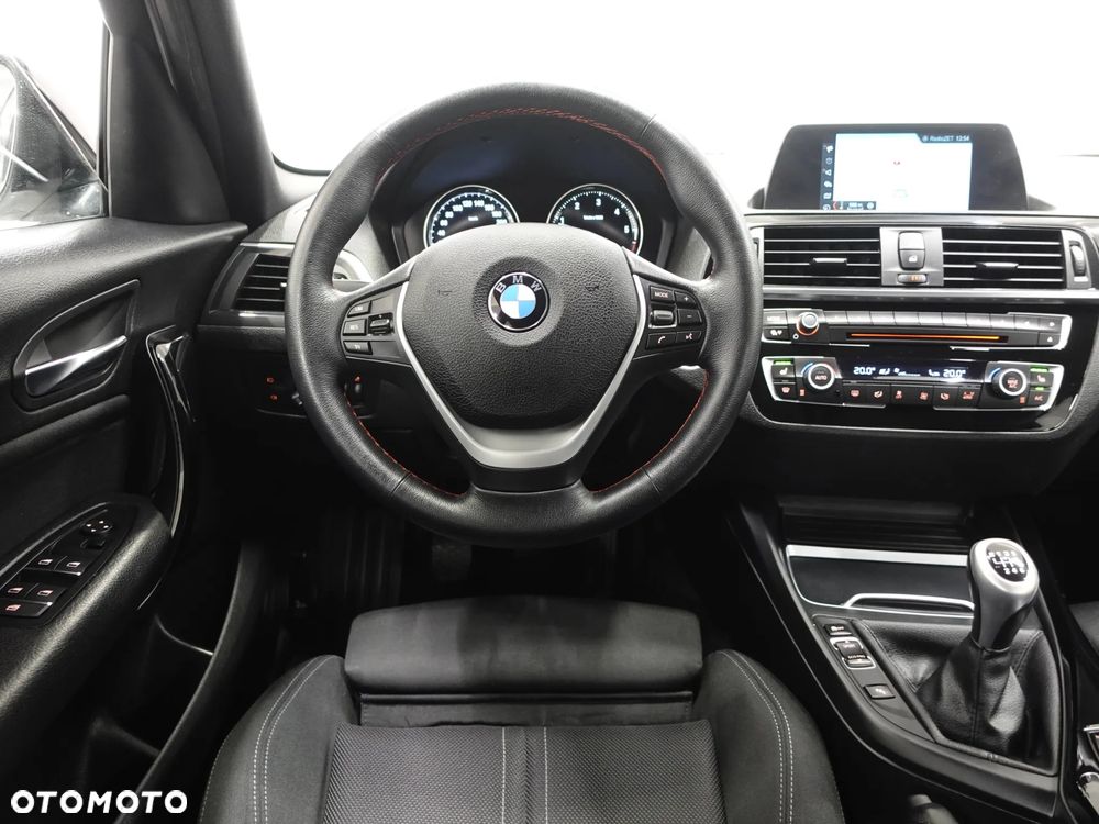 BMW Seria 1 118d xDrive Edition Metropolitan - 28