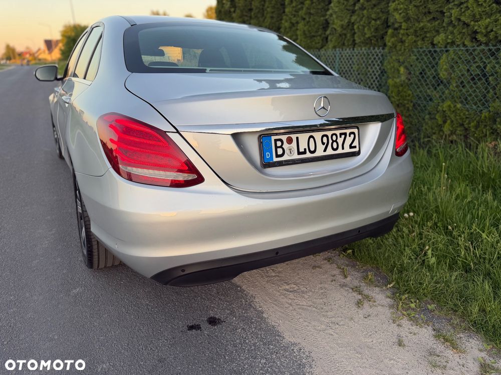 Mercedes-Benz Klasa C 180 (BlueEFFICIENCY) Elegance - 2