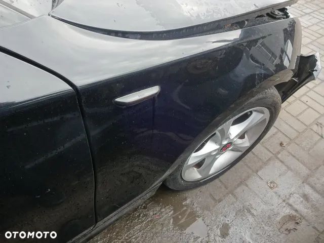 Prawy błotnik BMW E87 Schwarz 2 668/9 5-drzwi - 1